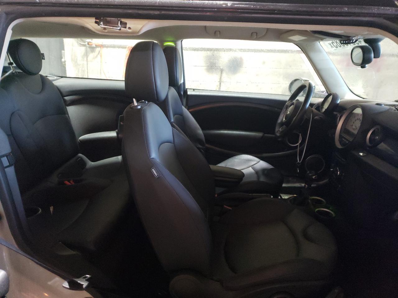 2014 MINI Cooper - Image 11