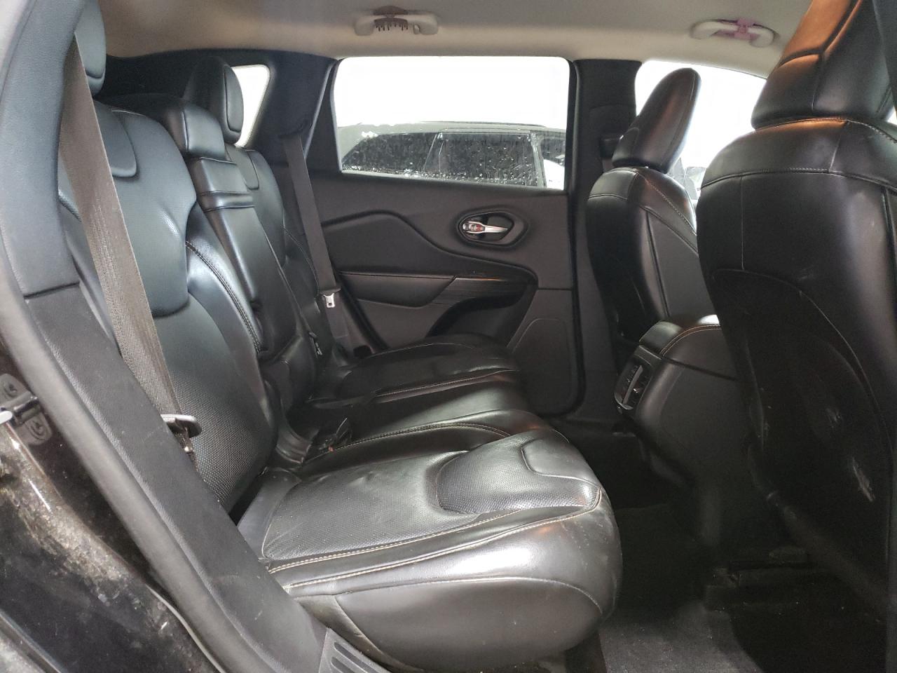 2015 Jeep Grand Cherokee - Image 11