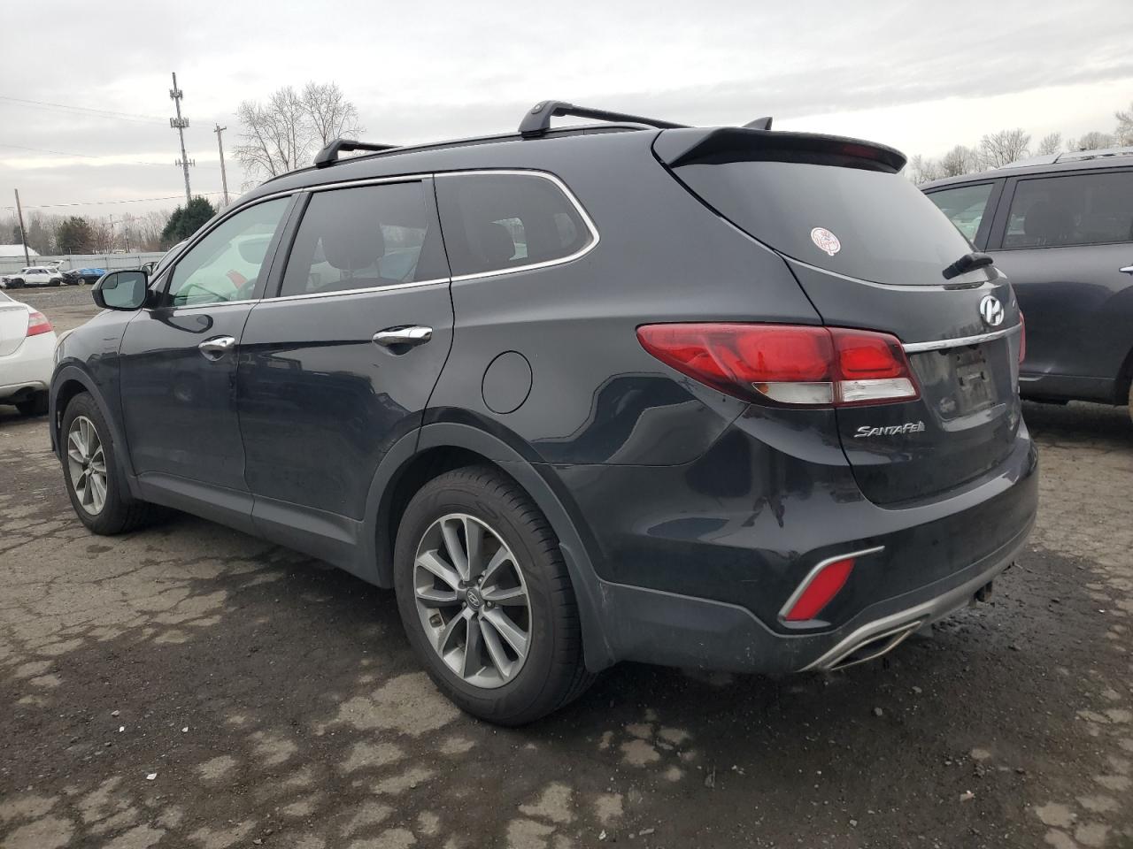 2018 Hyundai Santa Fe - Image 2