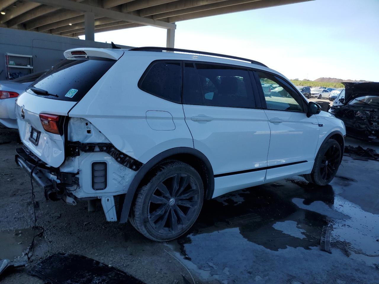 2021 Volkswagen Tiguan - Image 3