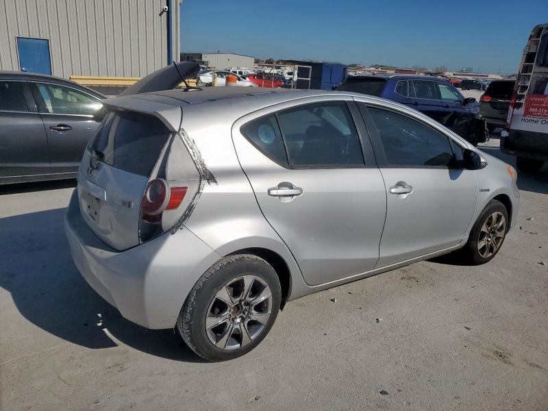  TOYOTA PRIUS 2012 Серебристый