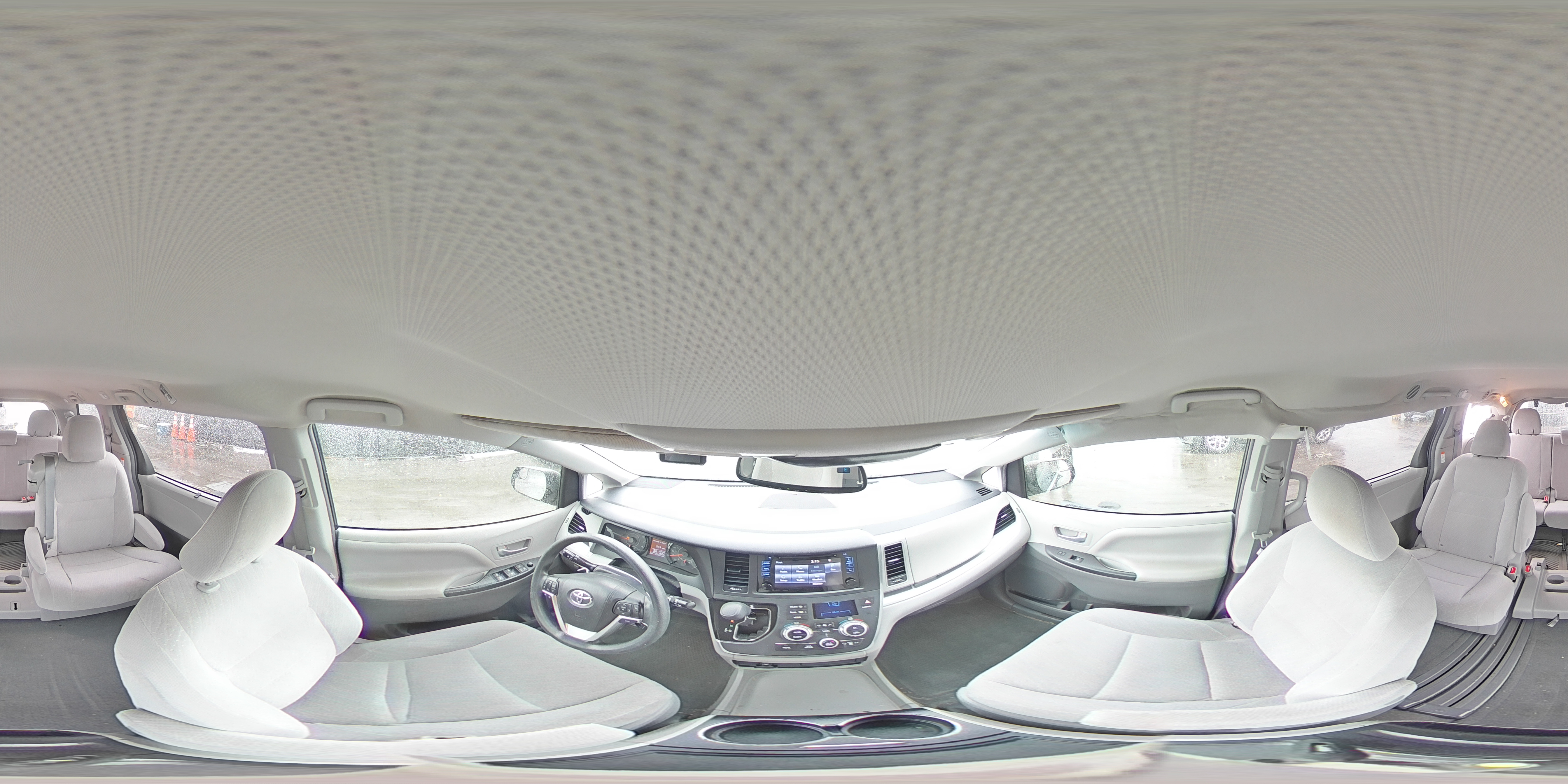 2017 Toyota Sienna - Image 16