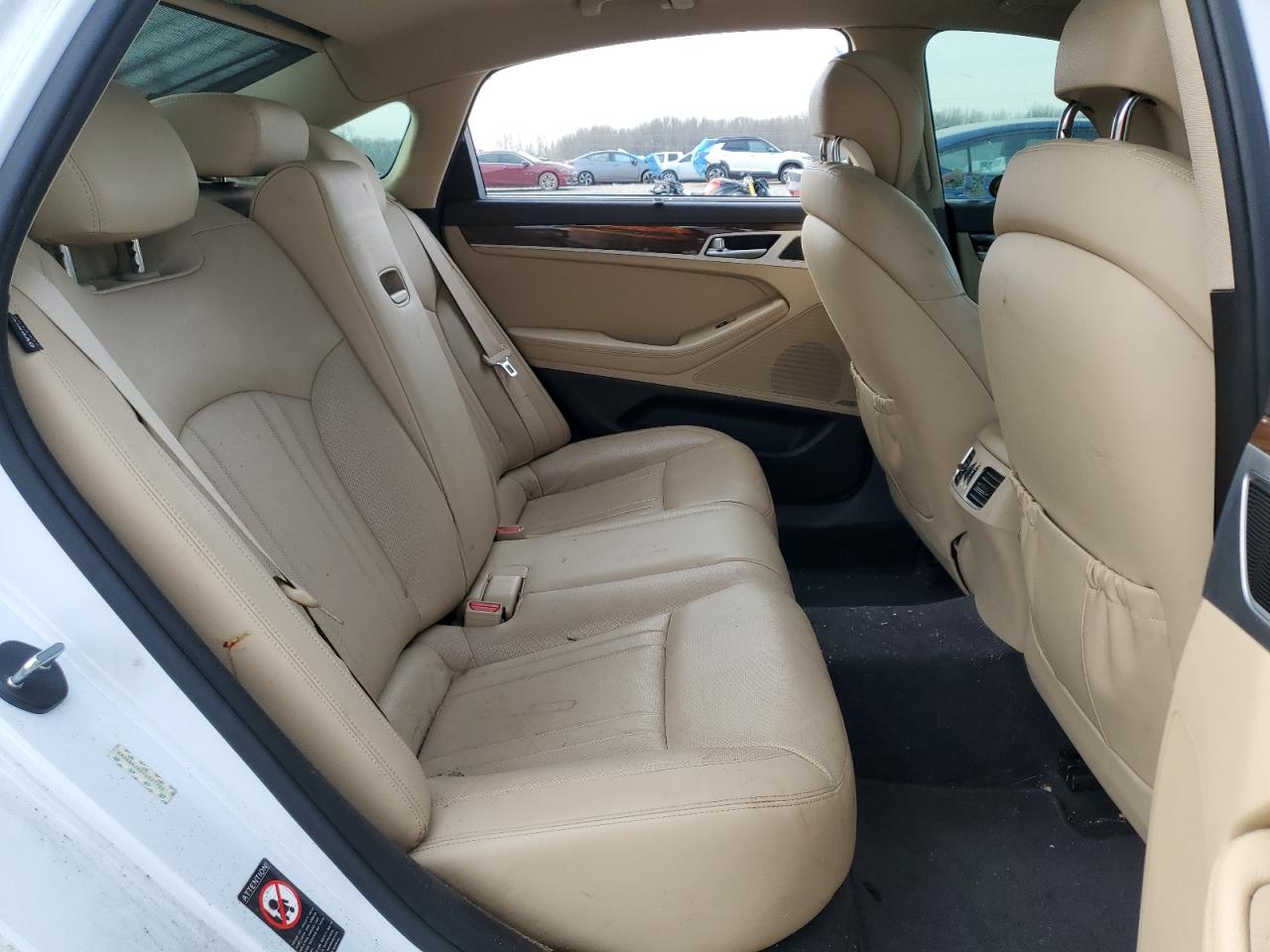 2015 Hyundai Genesis - Image 10