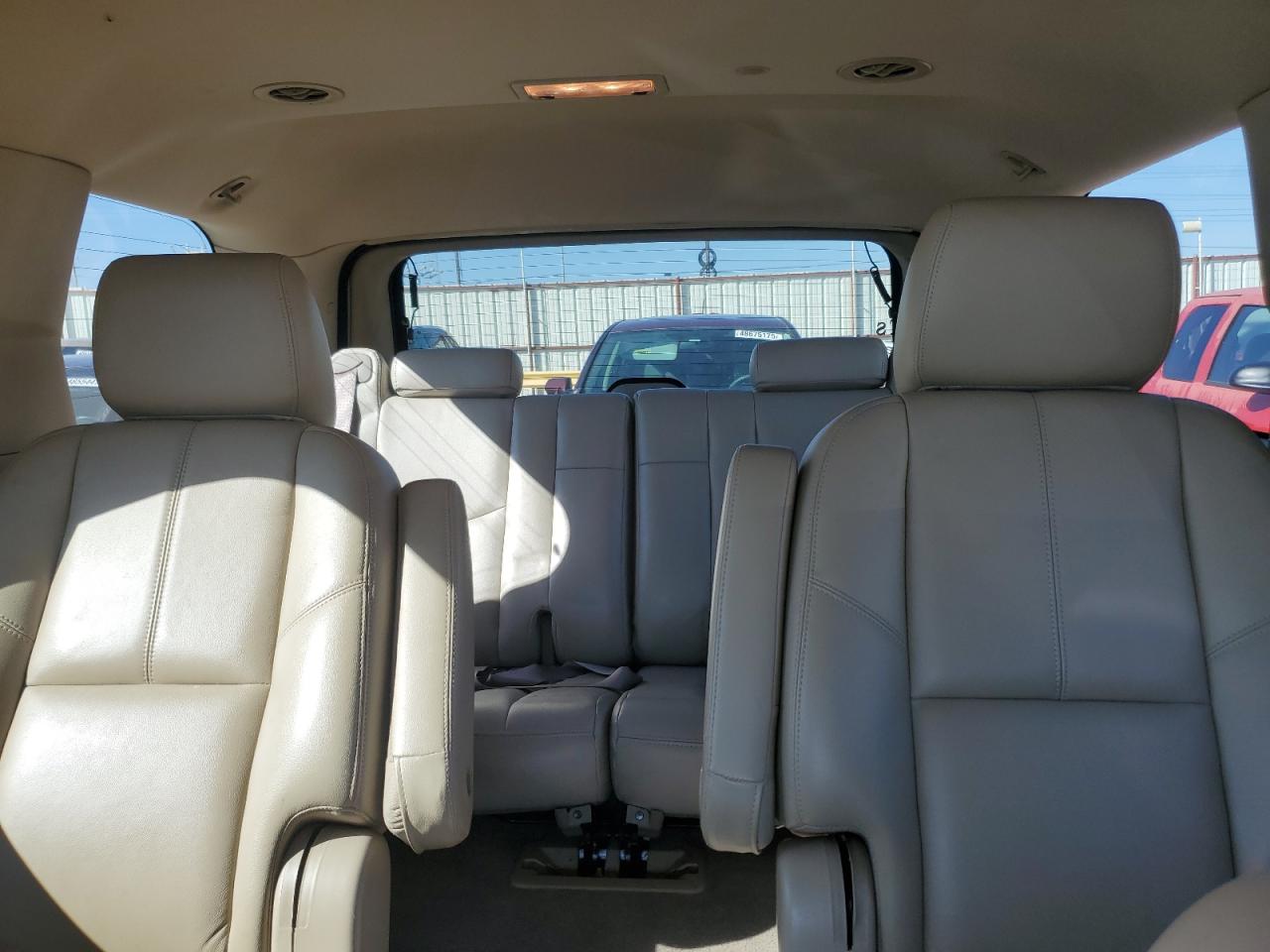 2011 Chevrolet Tahoe - Image 10