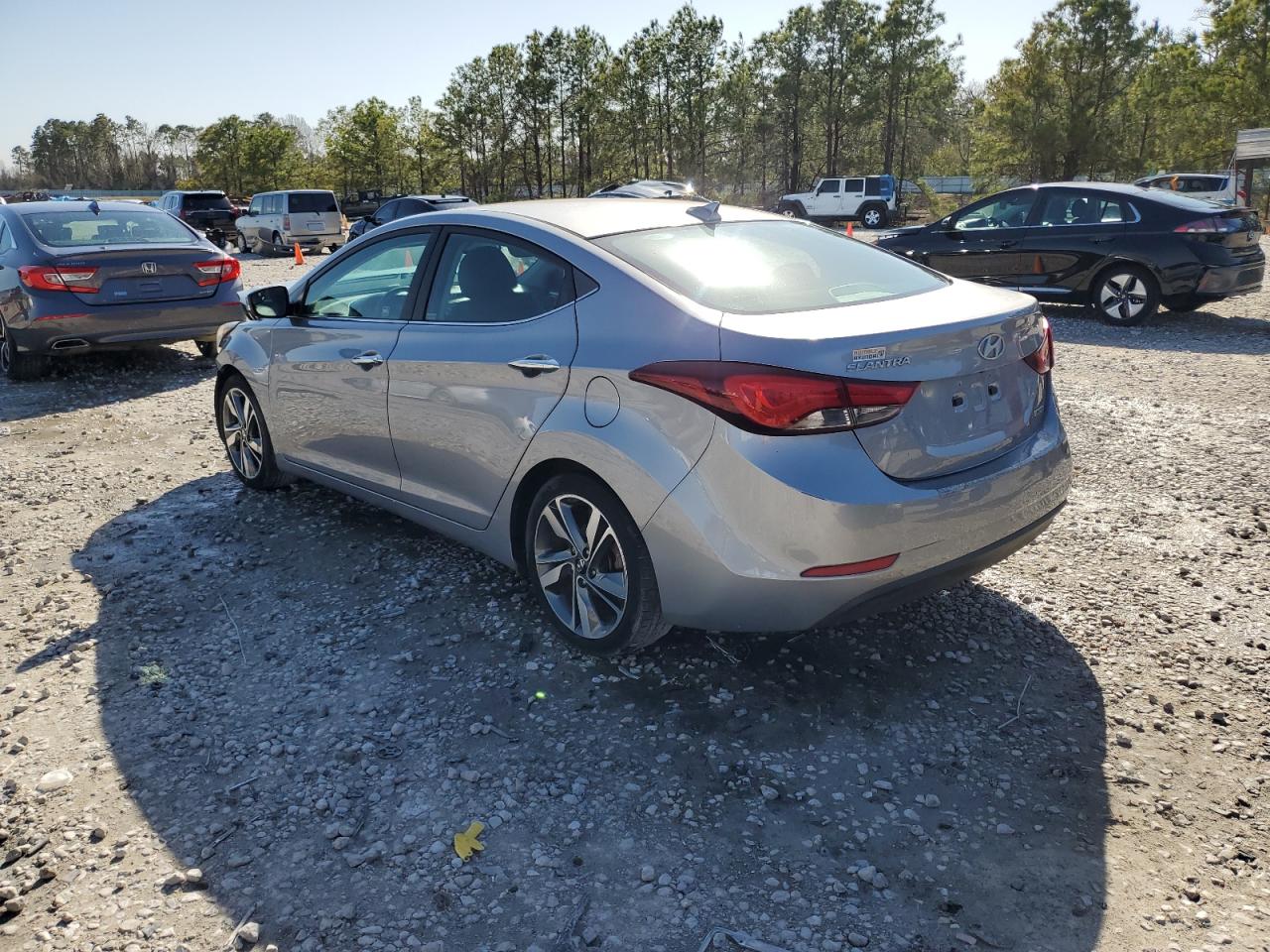 2015 Hyundai Elantra - Image 2