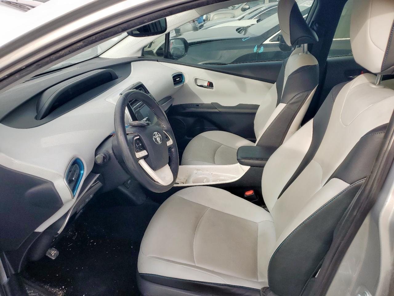 2017 Toyota Prius - Image 7