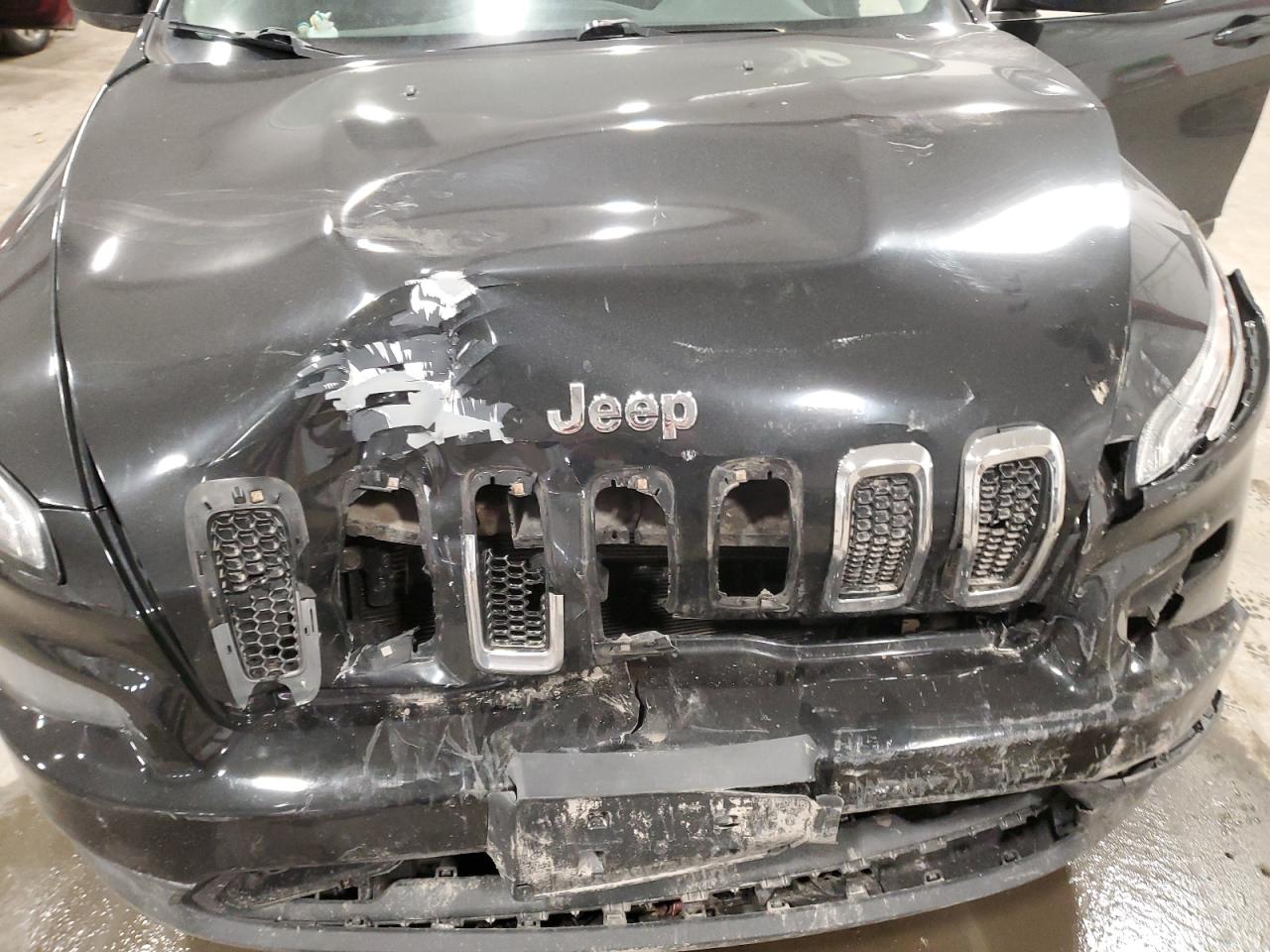 2015 Jeep Grand Cherokee - Image 12