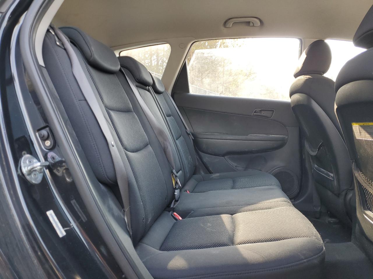 2009 Hyundai Elantra - Image 11
