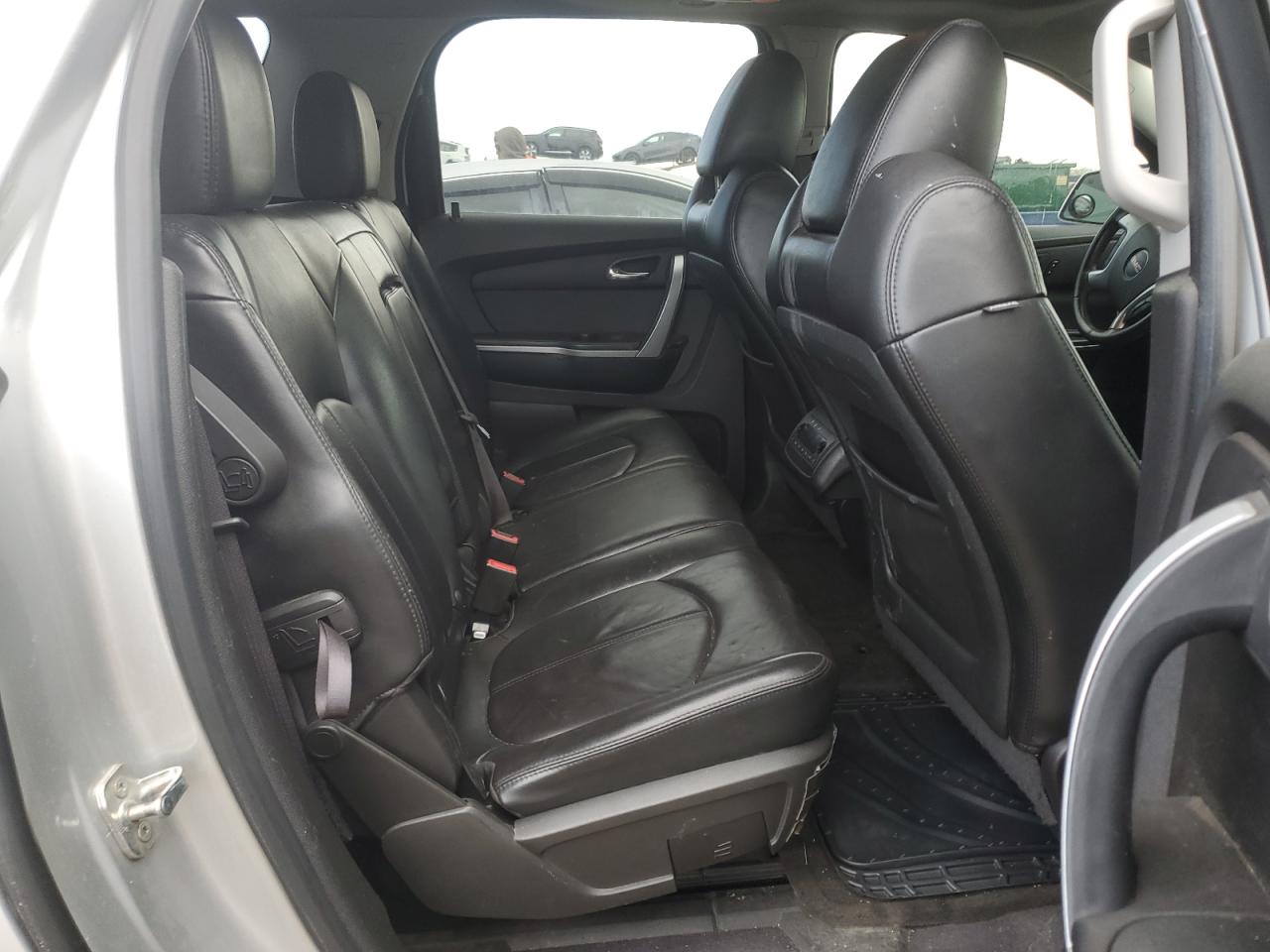 2011 GMC Acadia - Image 11