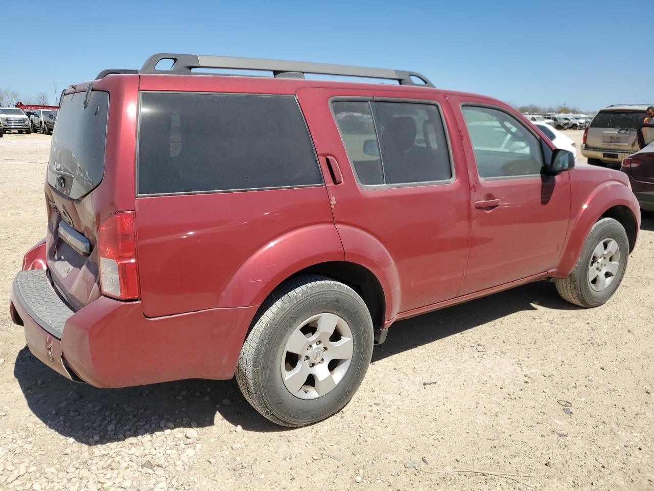 2010 Nissan Pathfinder - Image 3