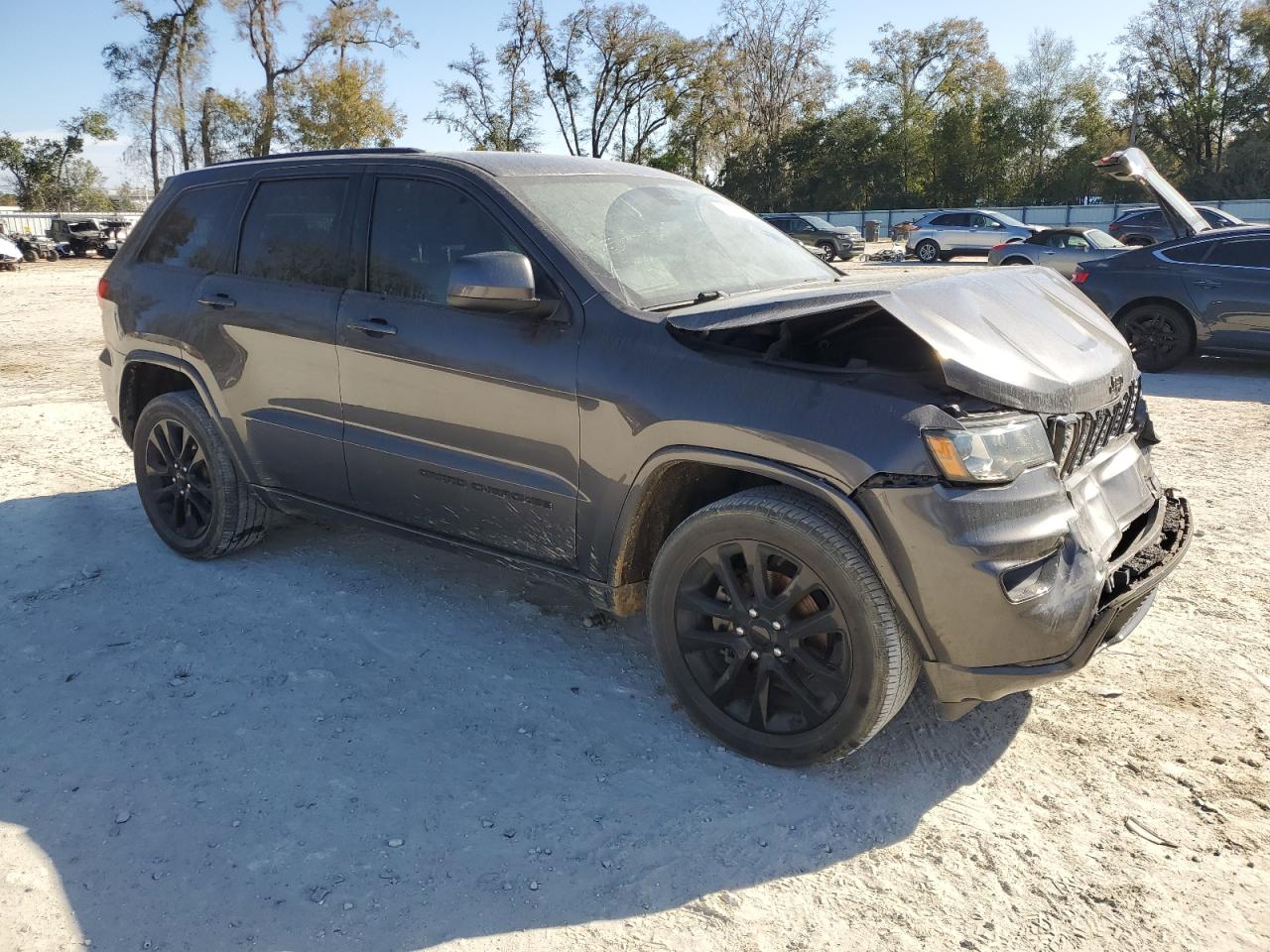 2018 Jeep Grand Cherokee - Image 4