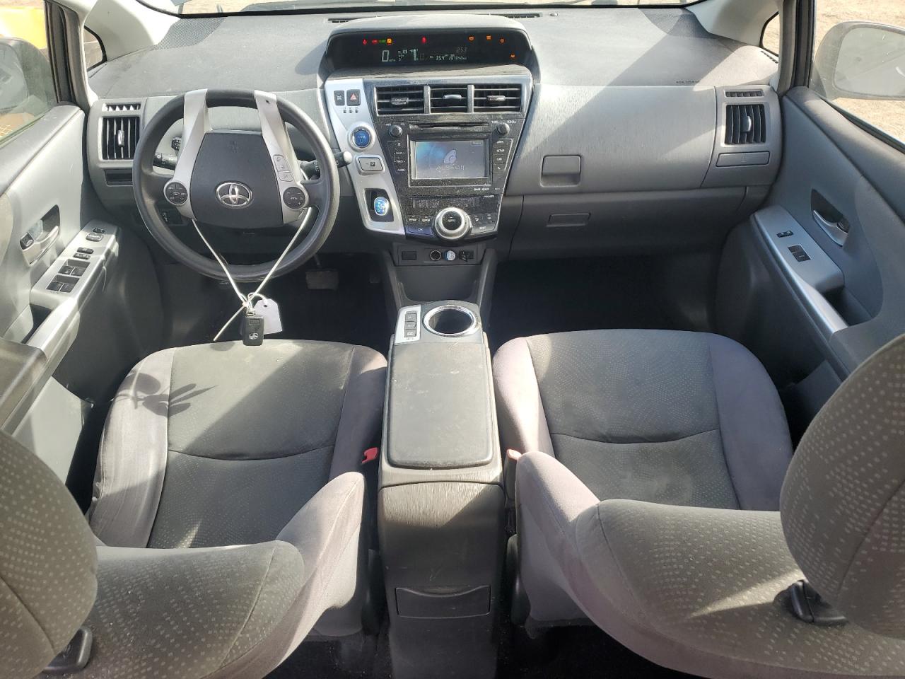 2013 Toyota Prius - Image 8