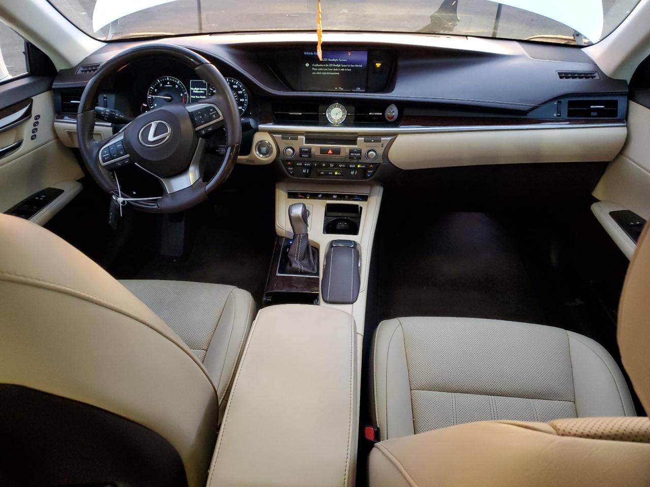 2017 Lexus ES - Image 8