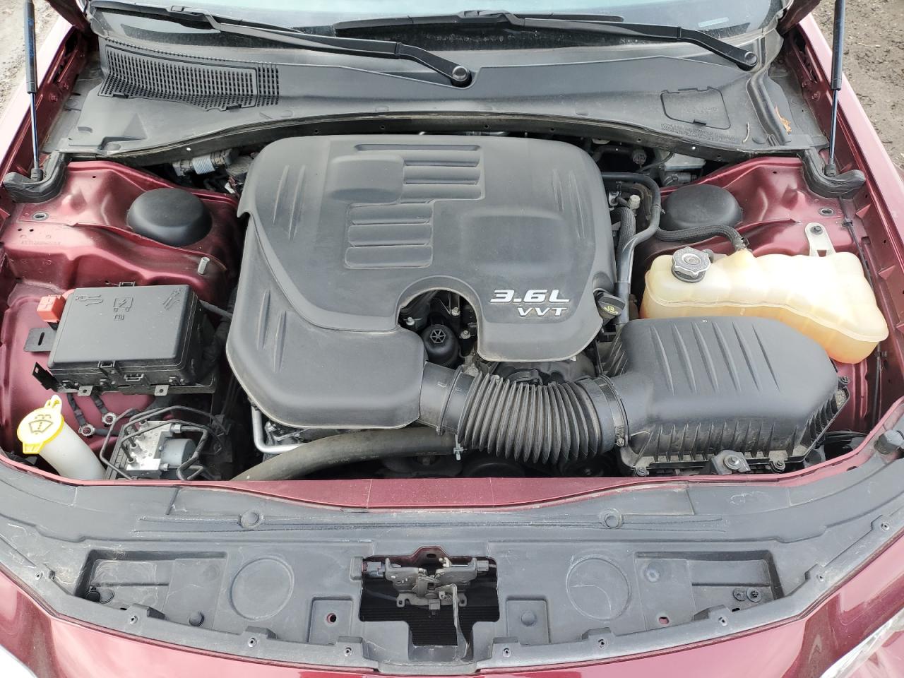 2017 Chrysler 300 - Image 11