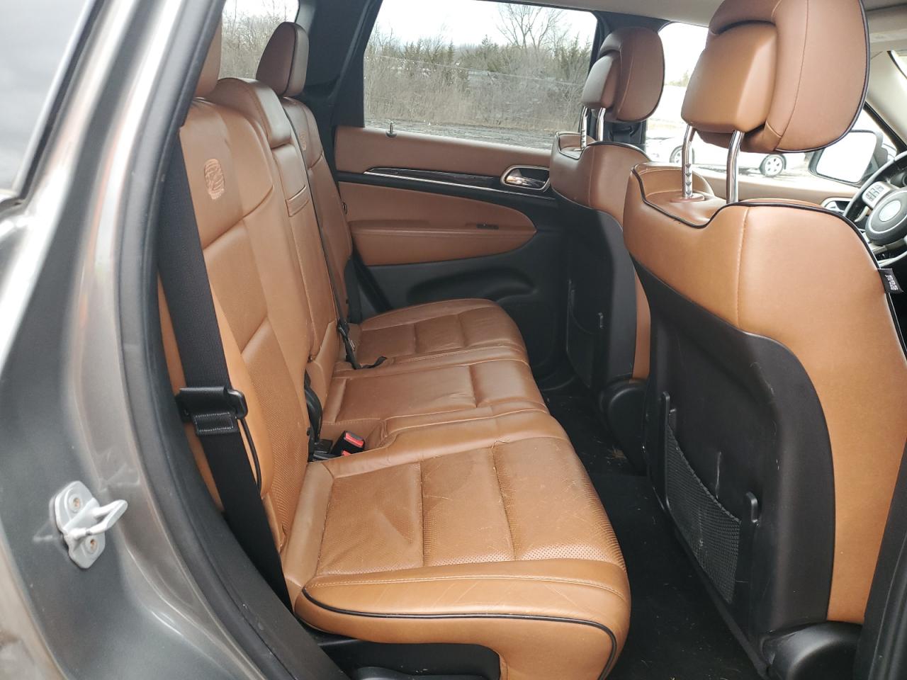 2012 Jeep Grand Cherokee - Image 11