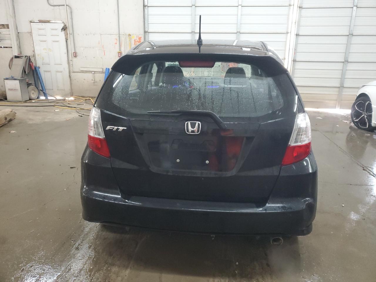 2009 Honda Fit - Image 6
