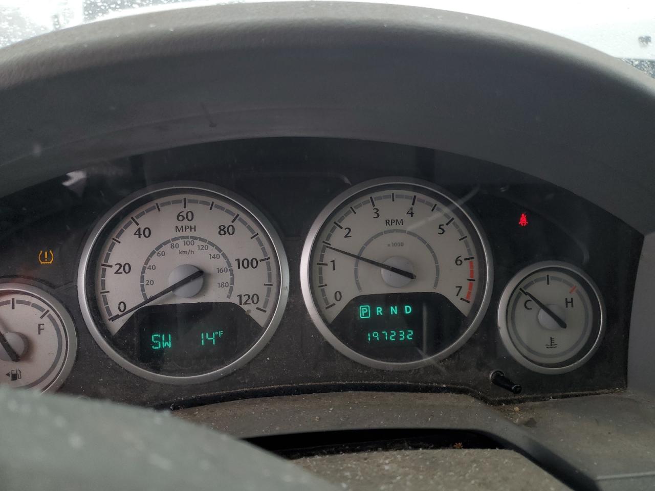 2010 Chrysler Town & Country - Image 9