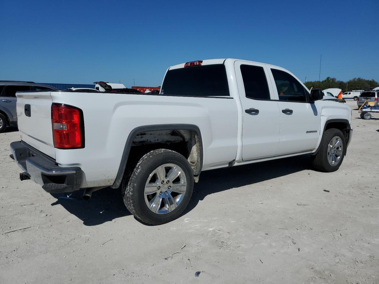 2017 GMC Sierra - Image 3