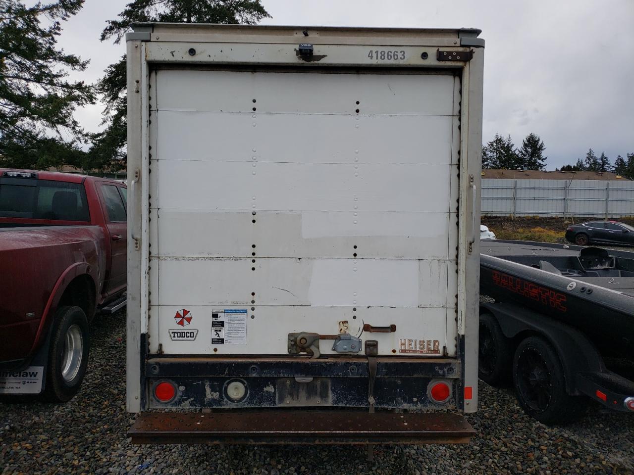 1GB0G2BGXE1113011 2014 Chevrolet Express G3500 Box Truck