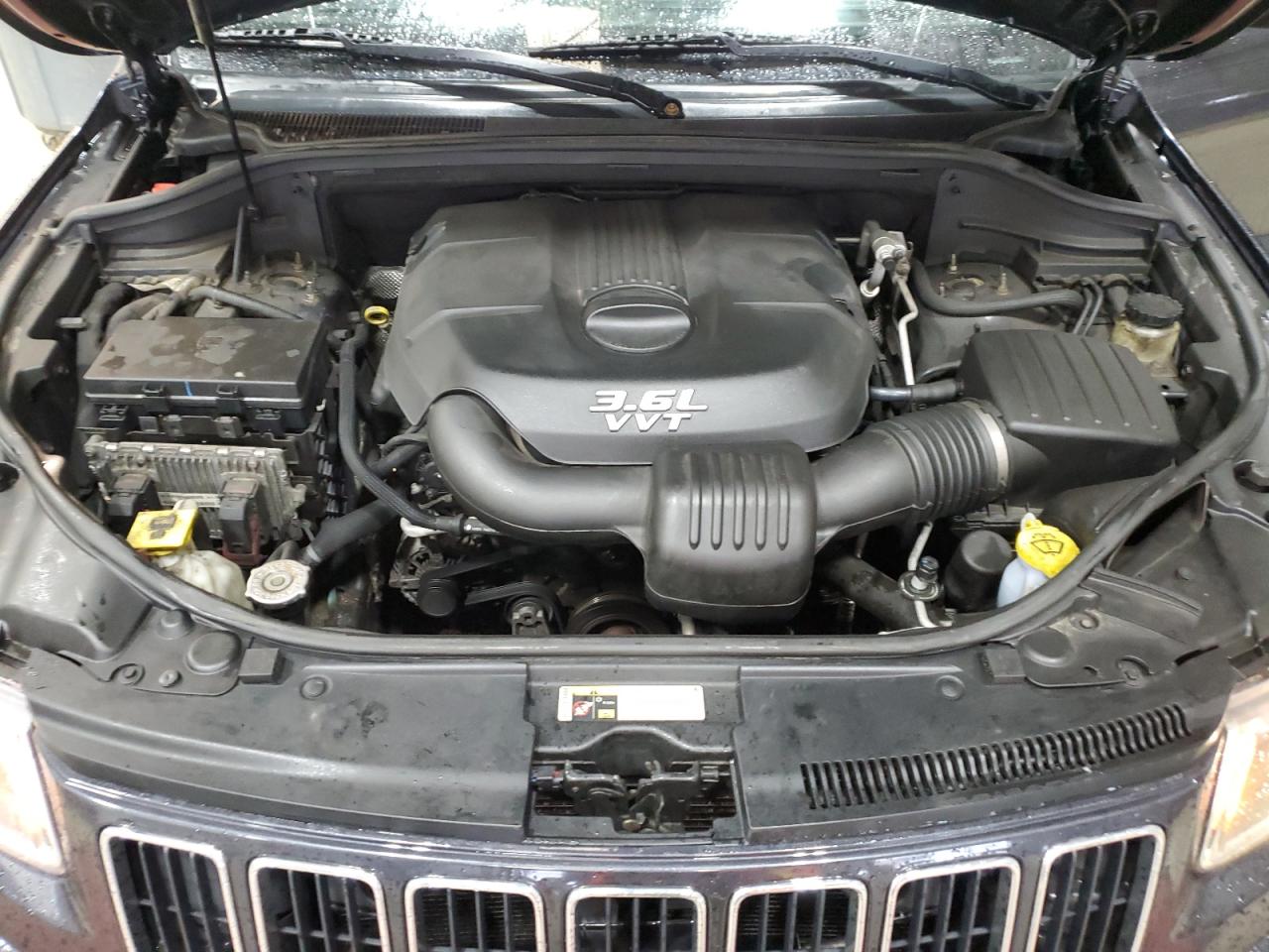 2014 Jeep Grand Cherokee - Image 12