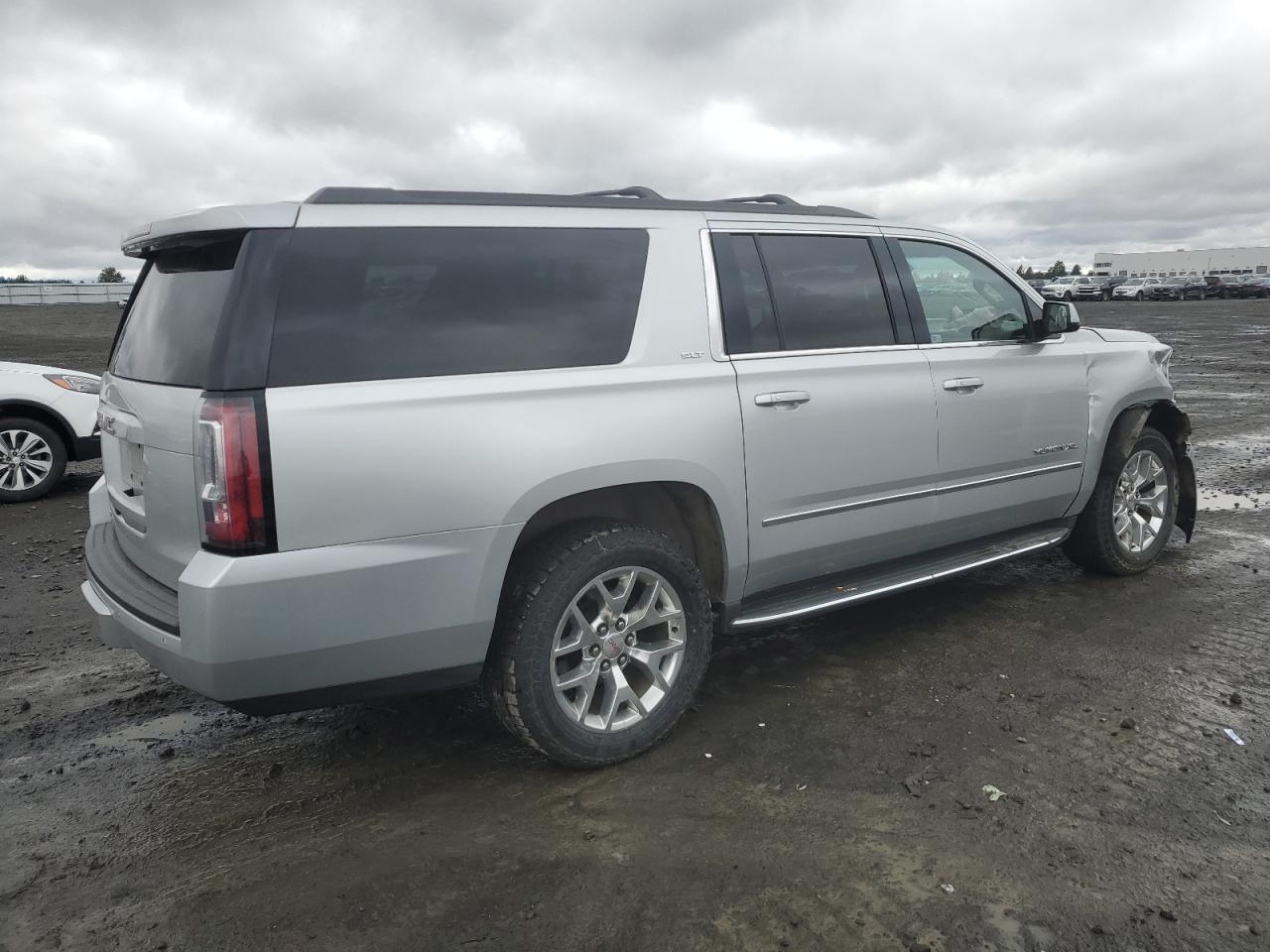 2015 GMC Yukon - Image 3
