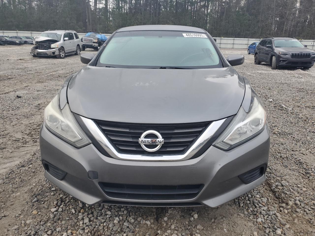 2017 Nissan Altima - Image 5