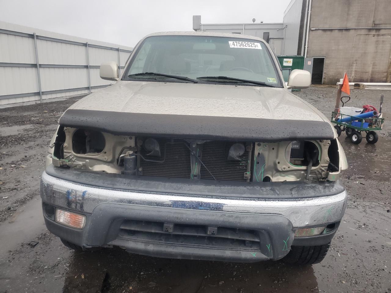 2002 Toyota 4Runner - Image 5