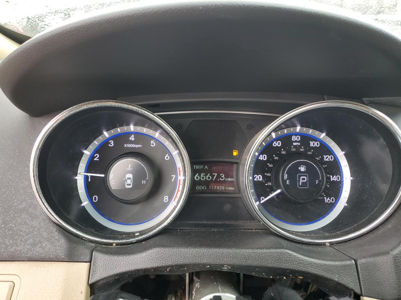 2011 Hyundai Sonata - Image 9