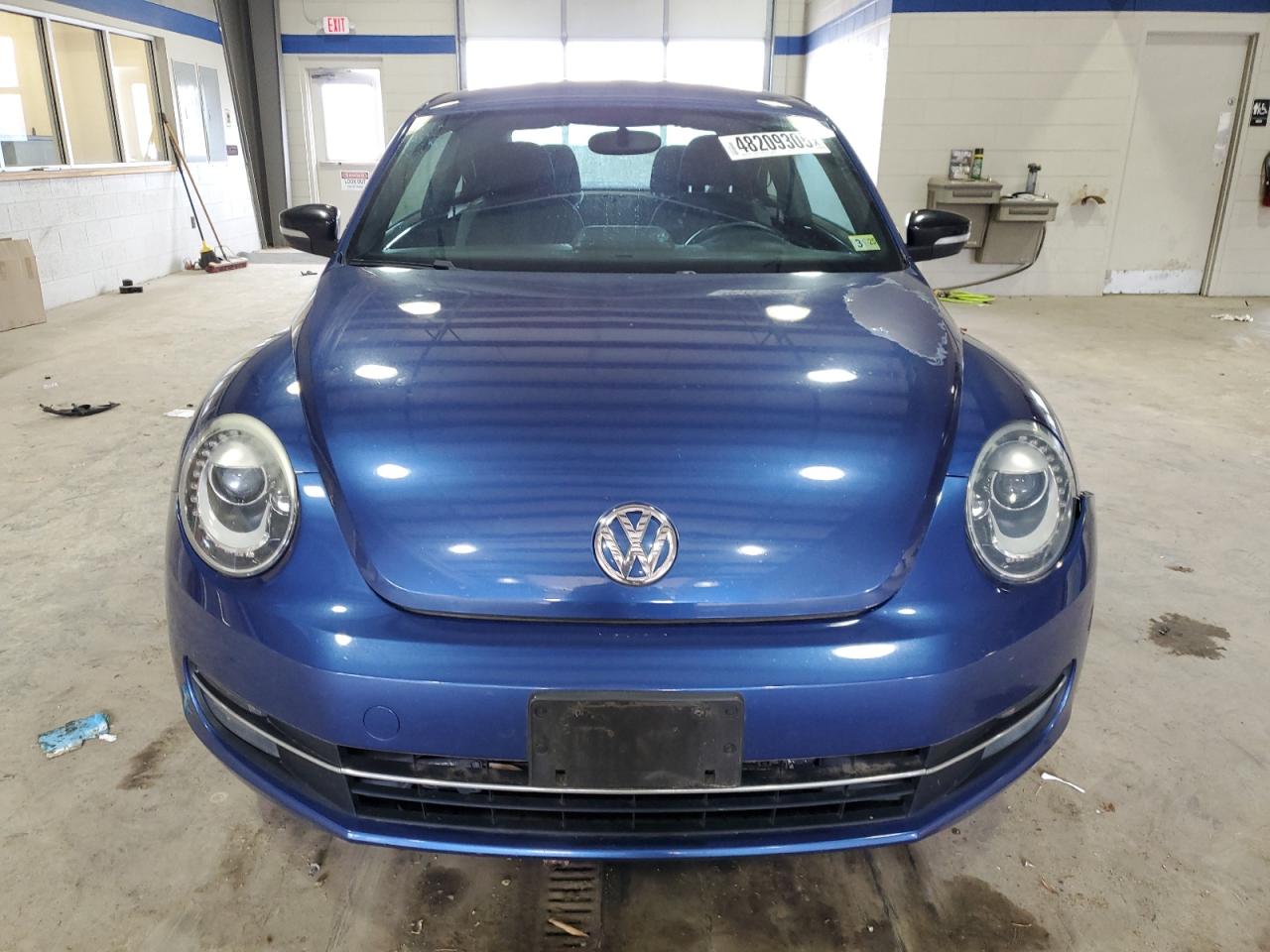 2012 Volkswagen Beetle - Image 5