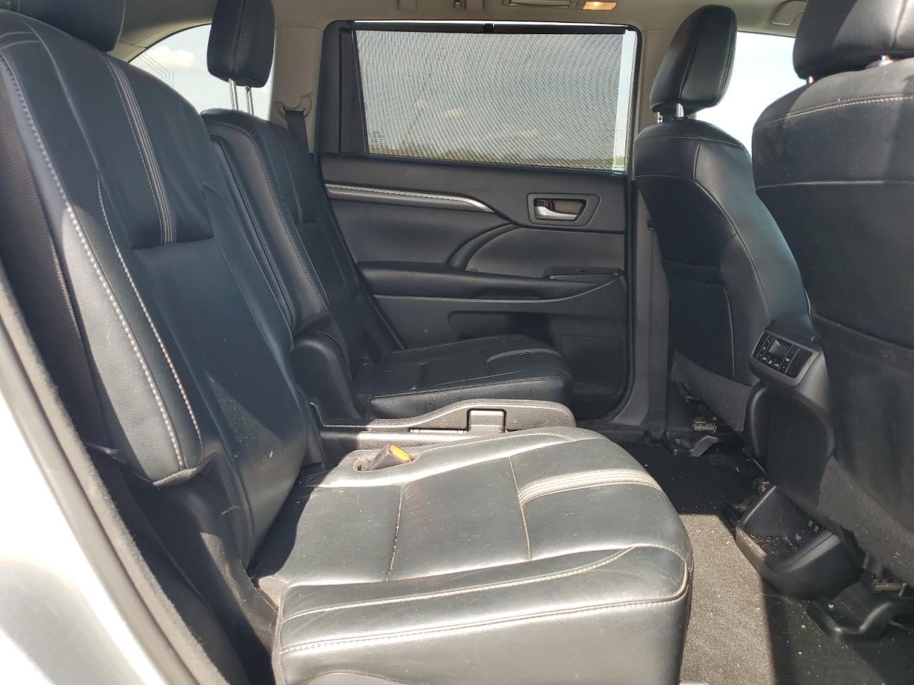 2018 Toyota Highlander - Image 11