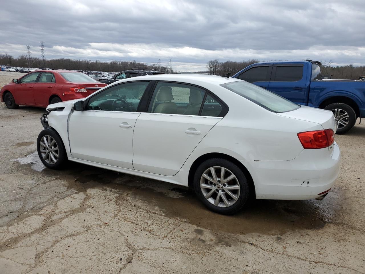2014 Volkswagen Jetta - Image 2