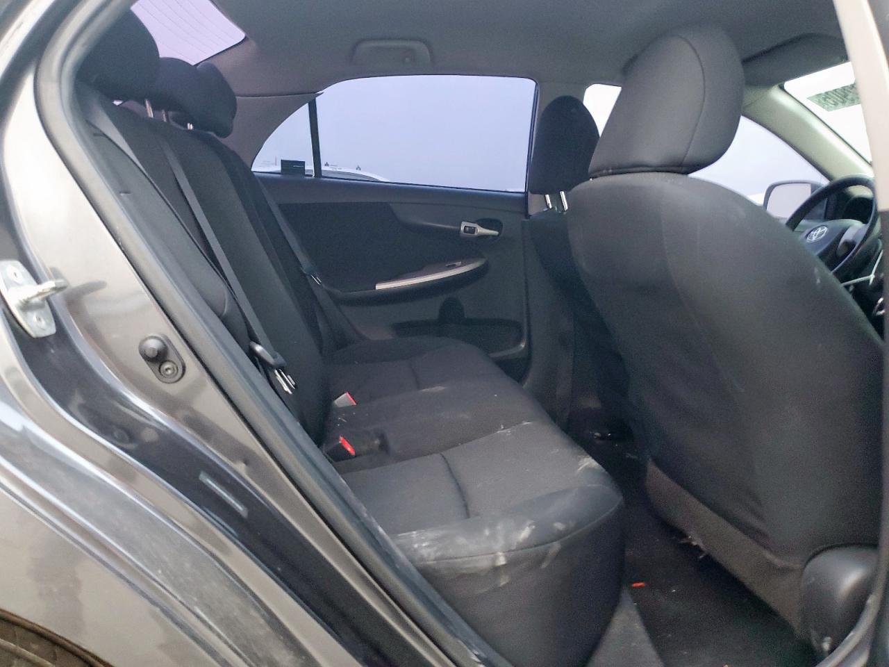 2010 Toyota Corolla - Image 10