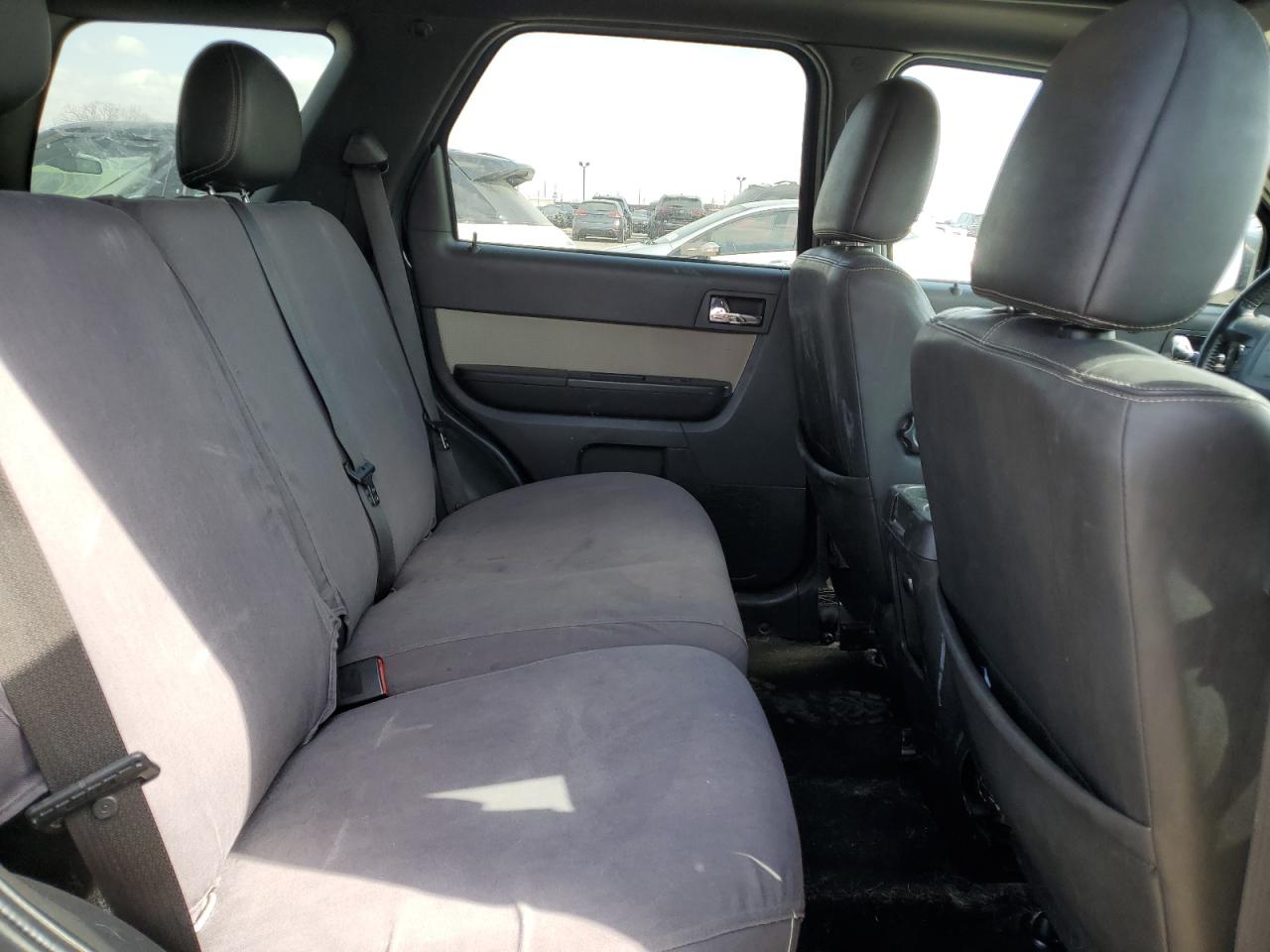 2010 Mercury Mariner - Image 11