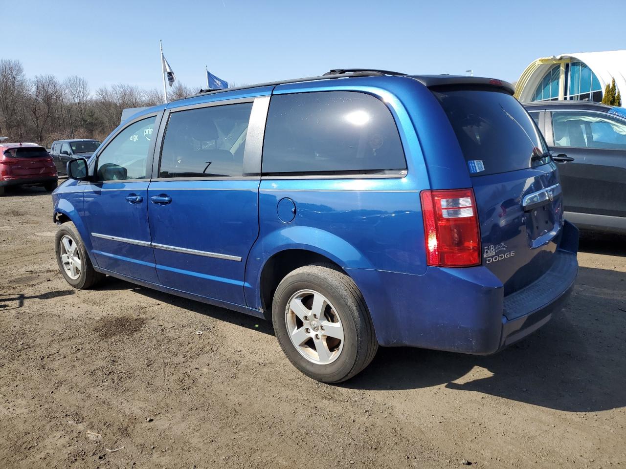 2010 Dodge Caravan - Image 2