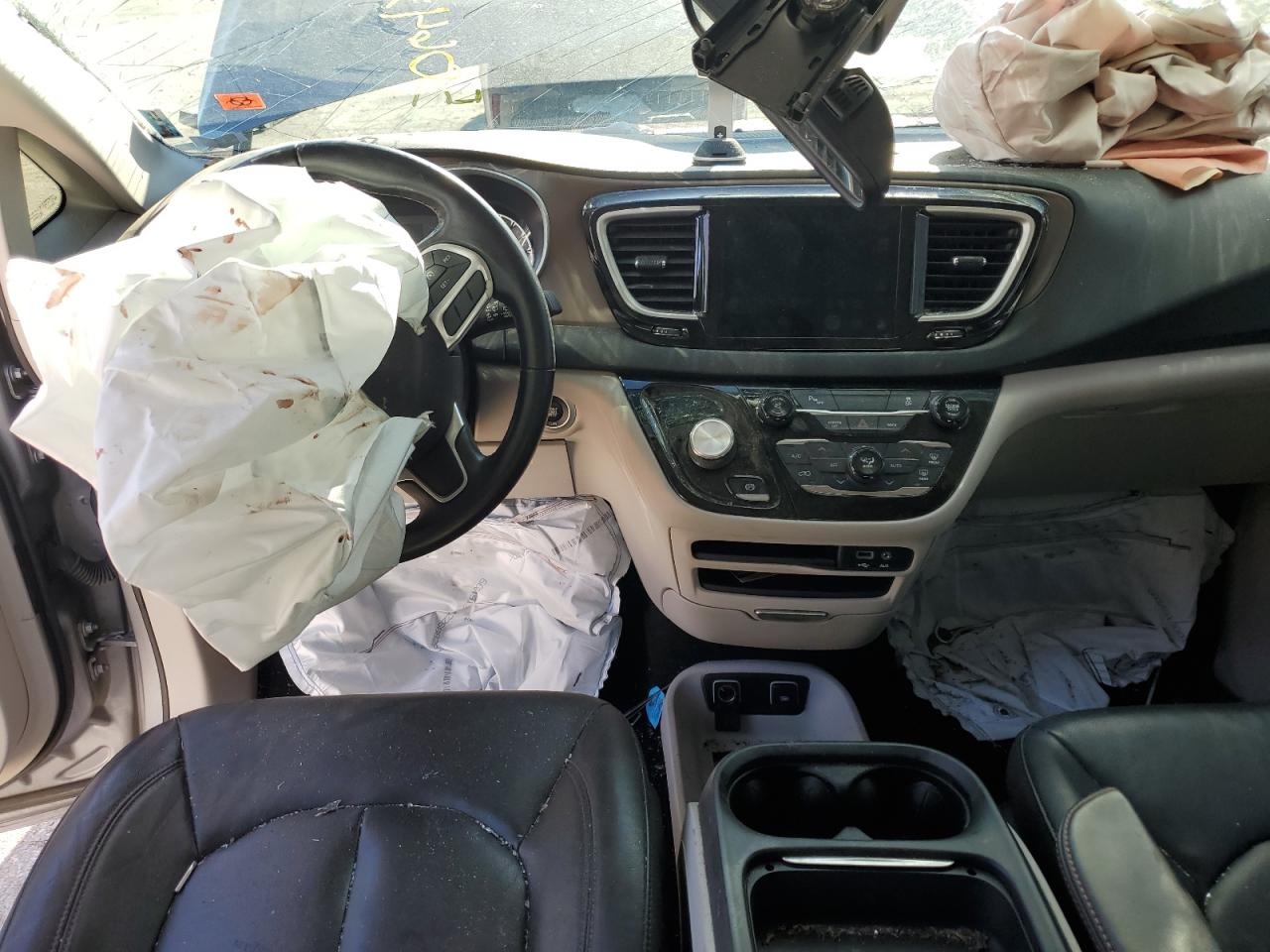 2017 Chrysler Pacifica Touring L VIN: 2C4RC1BG5HR570625 Lot: 50647905