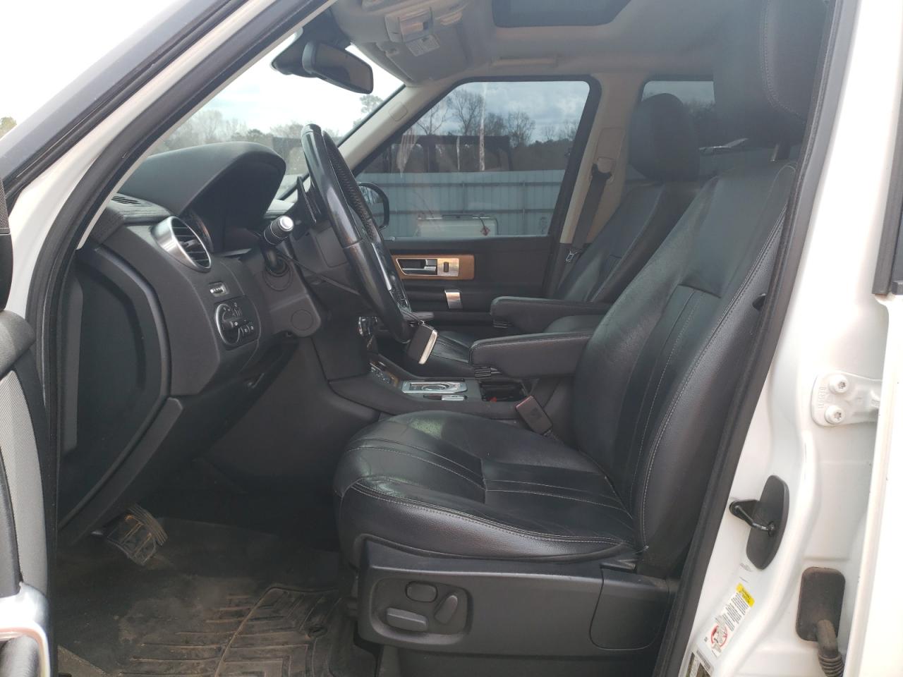 2016 Land Rover LR4 - Image 7