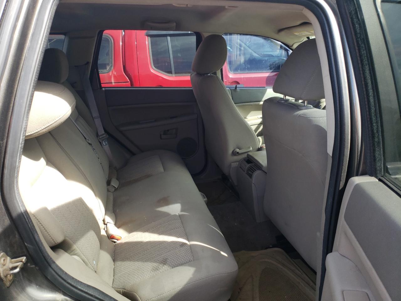 2005 Jeep Grand Cherokee - Image 10