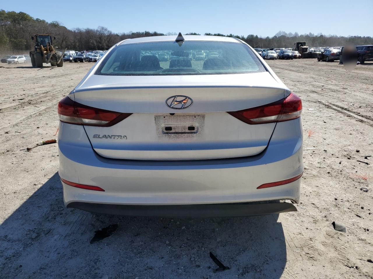 2017 Hyundai Elantra - Image 6