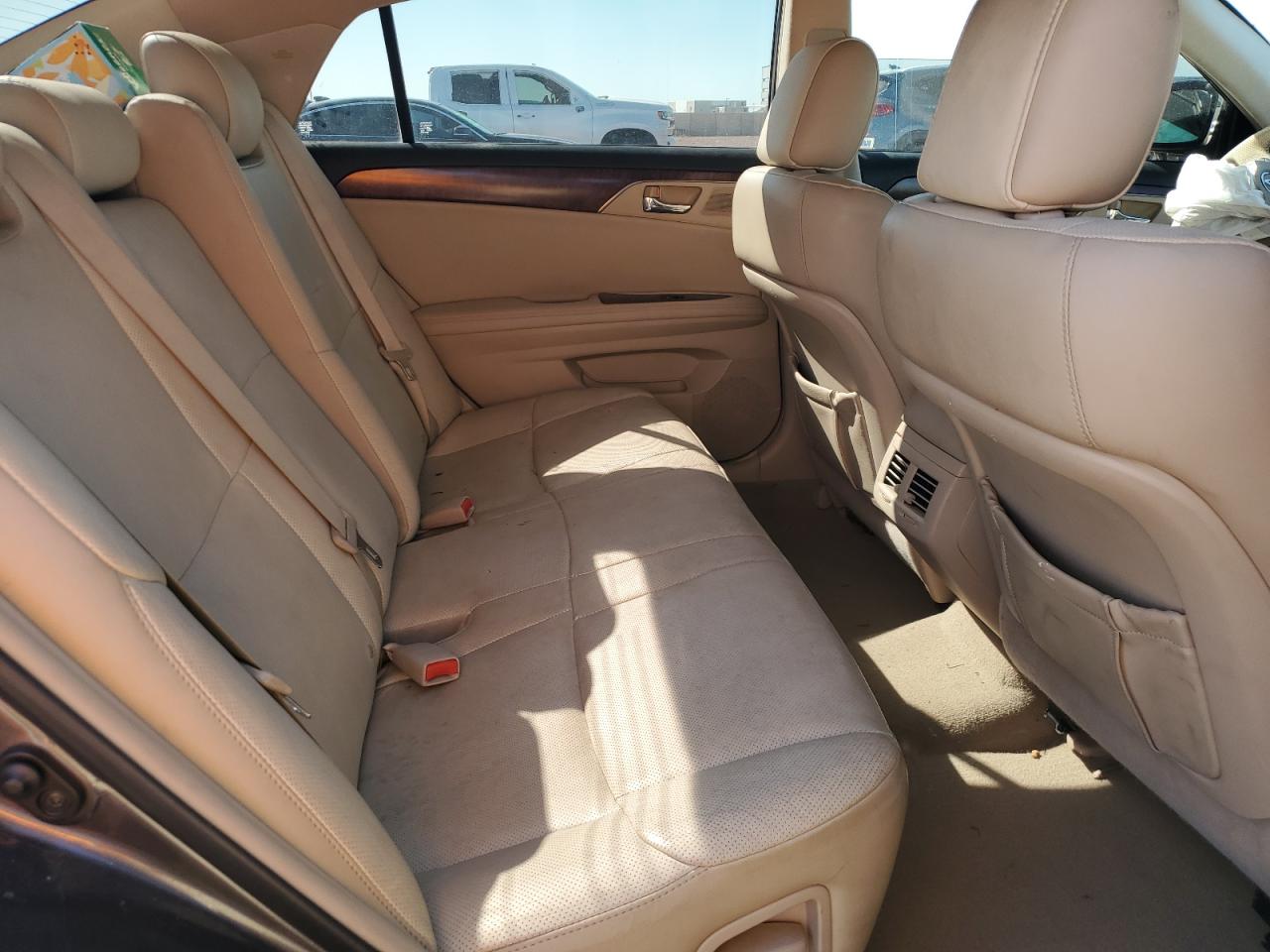 2011 Toyota Avalon - Image 11