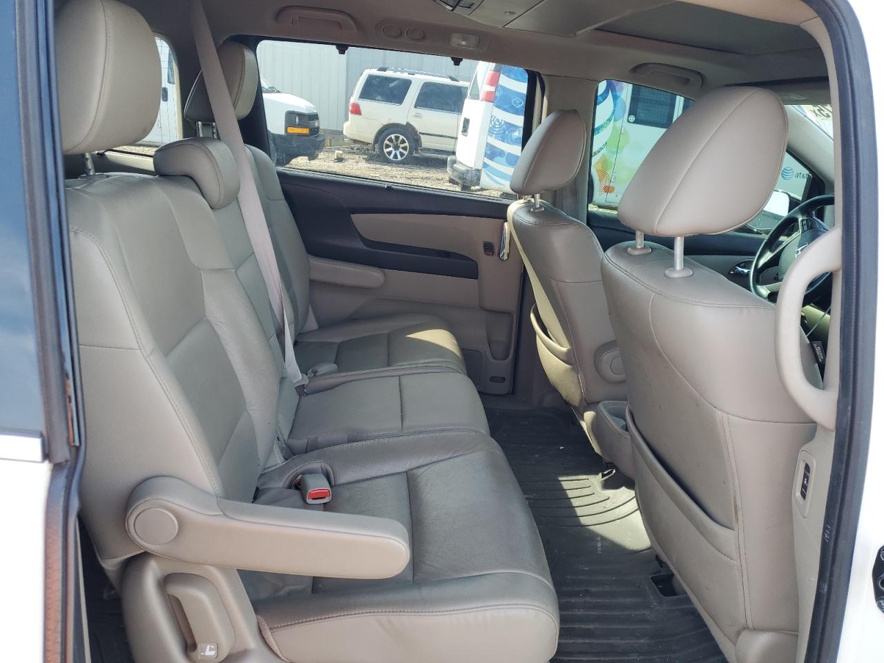2015 Honda Odyssey - Image 11