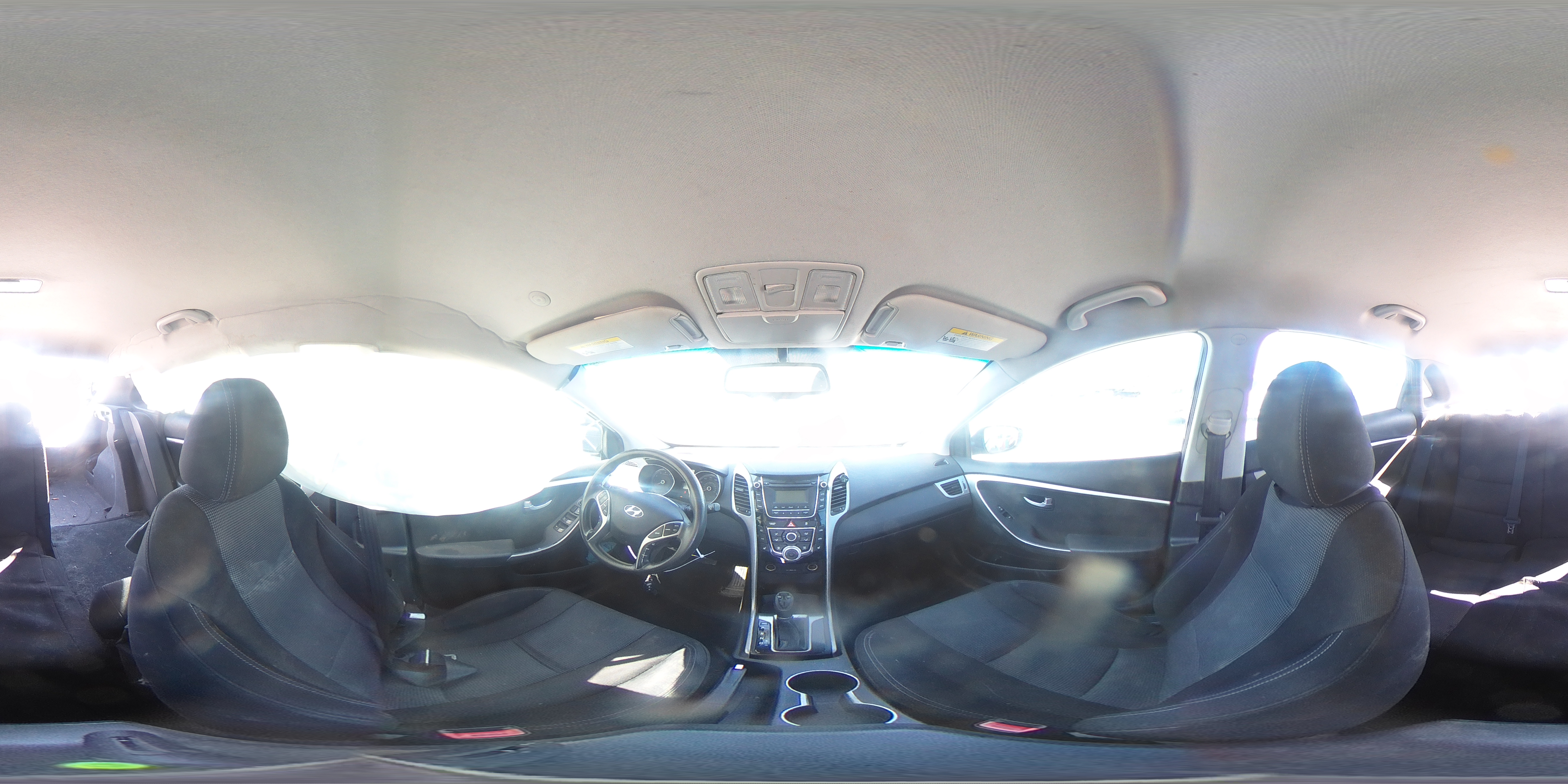 2013 Hyundai Elantra - Image 12