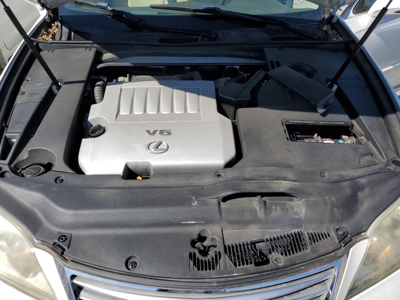 2010 Lexus ES - Image 11