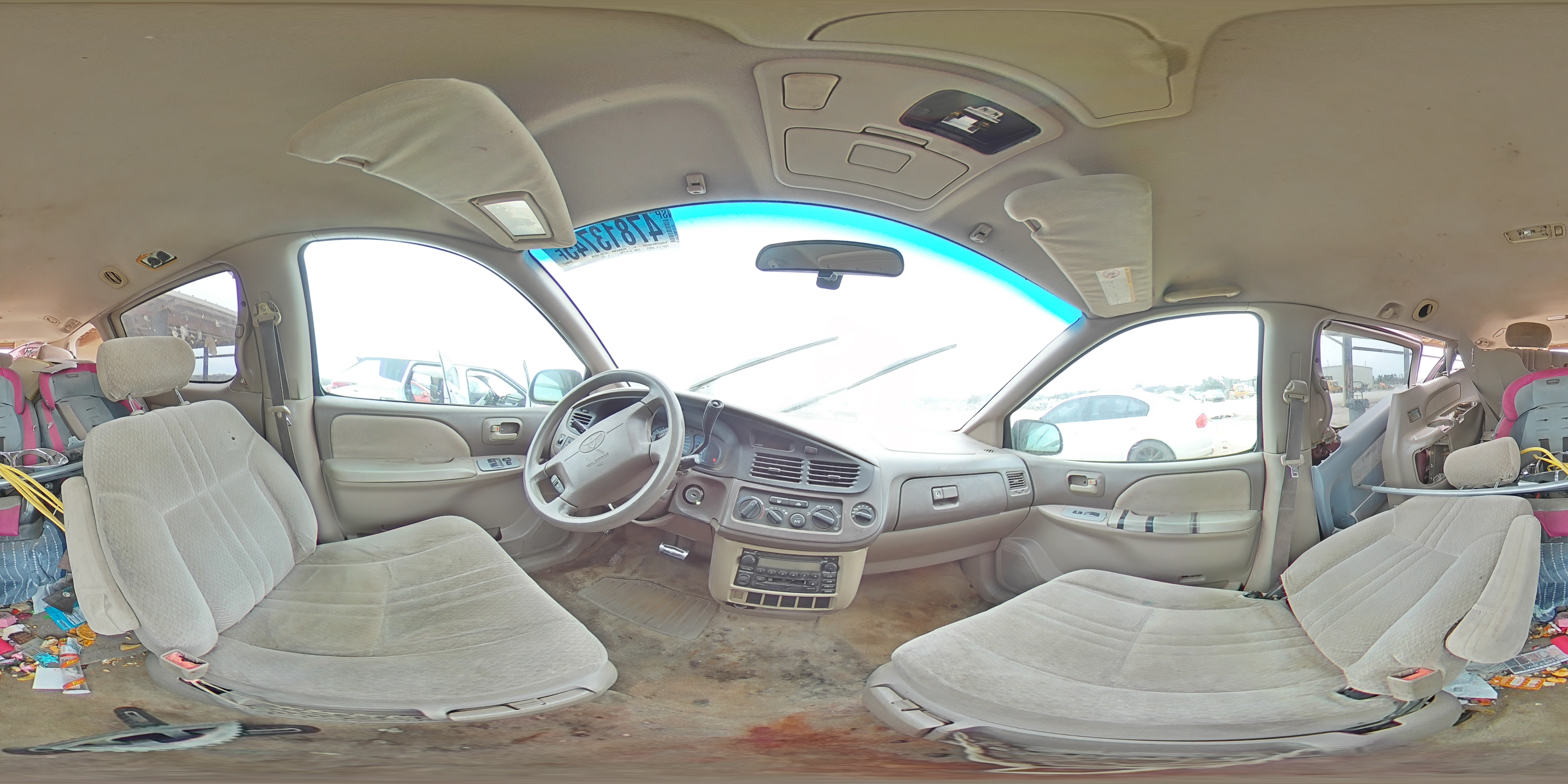 2002 Toyota Sienna - Image 12