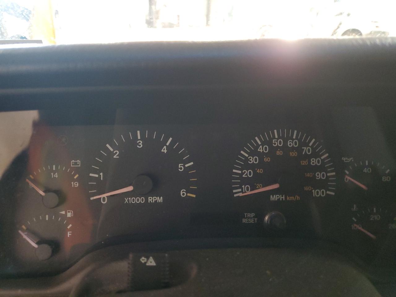 2001 Jeep Grand Cherokee - Image 9