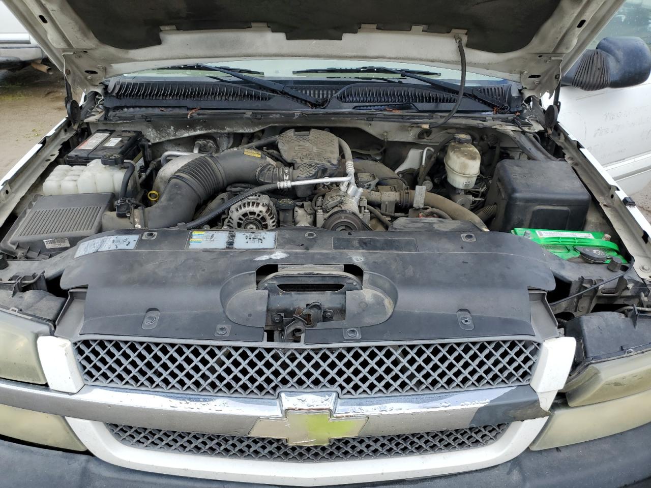 2004 Chevrolet Silverado - Image 12
