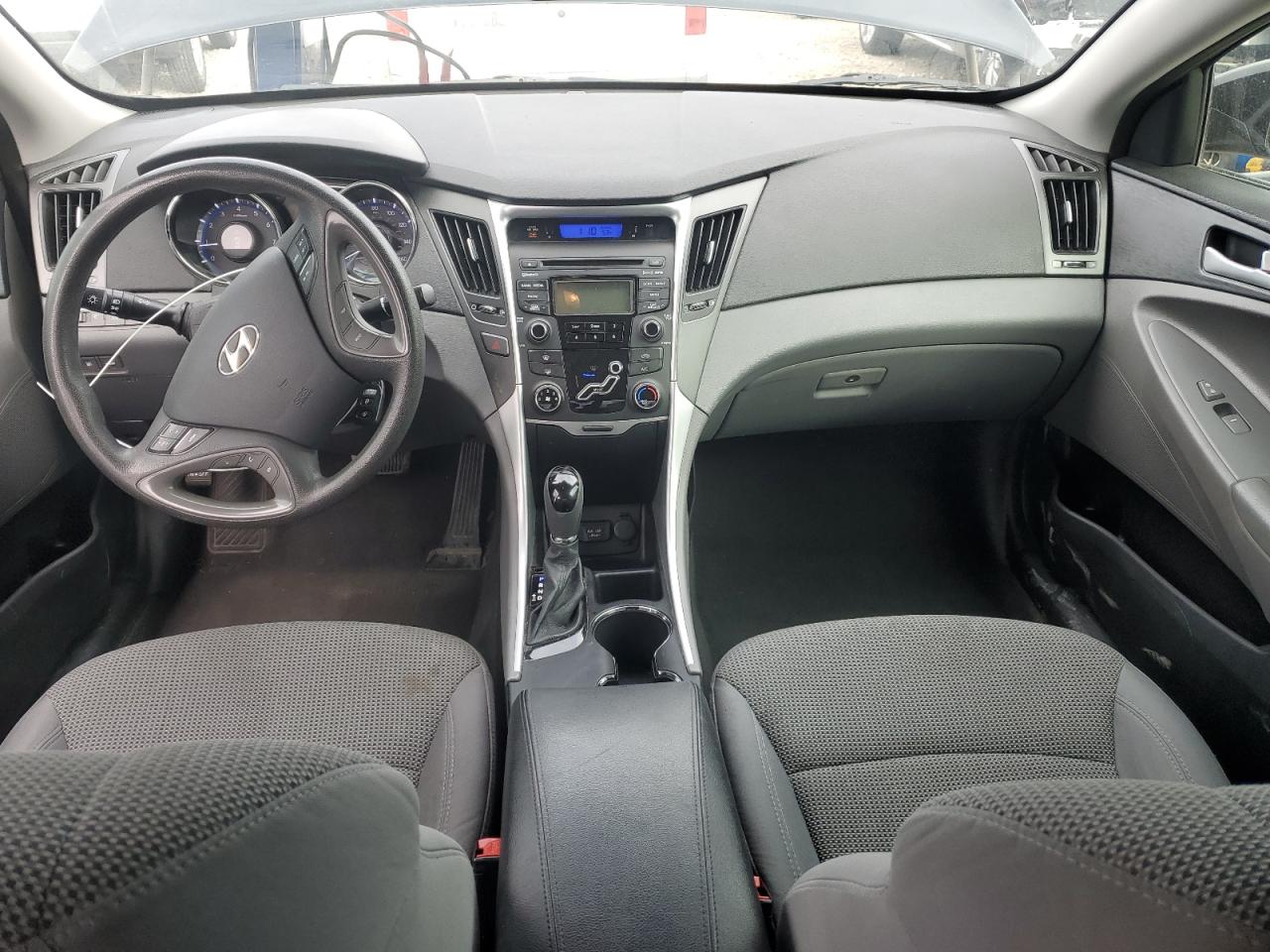 2013 Hyundai Sonata - Image 8