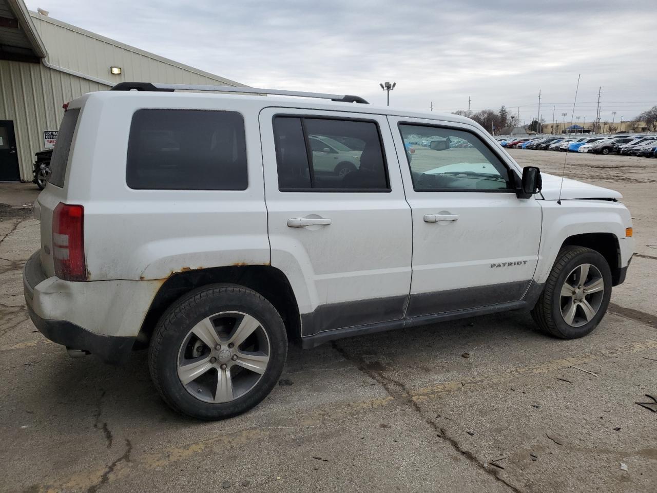 2016 Jeep Liberty (Patriot) - Image 3
