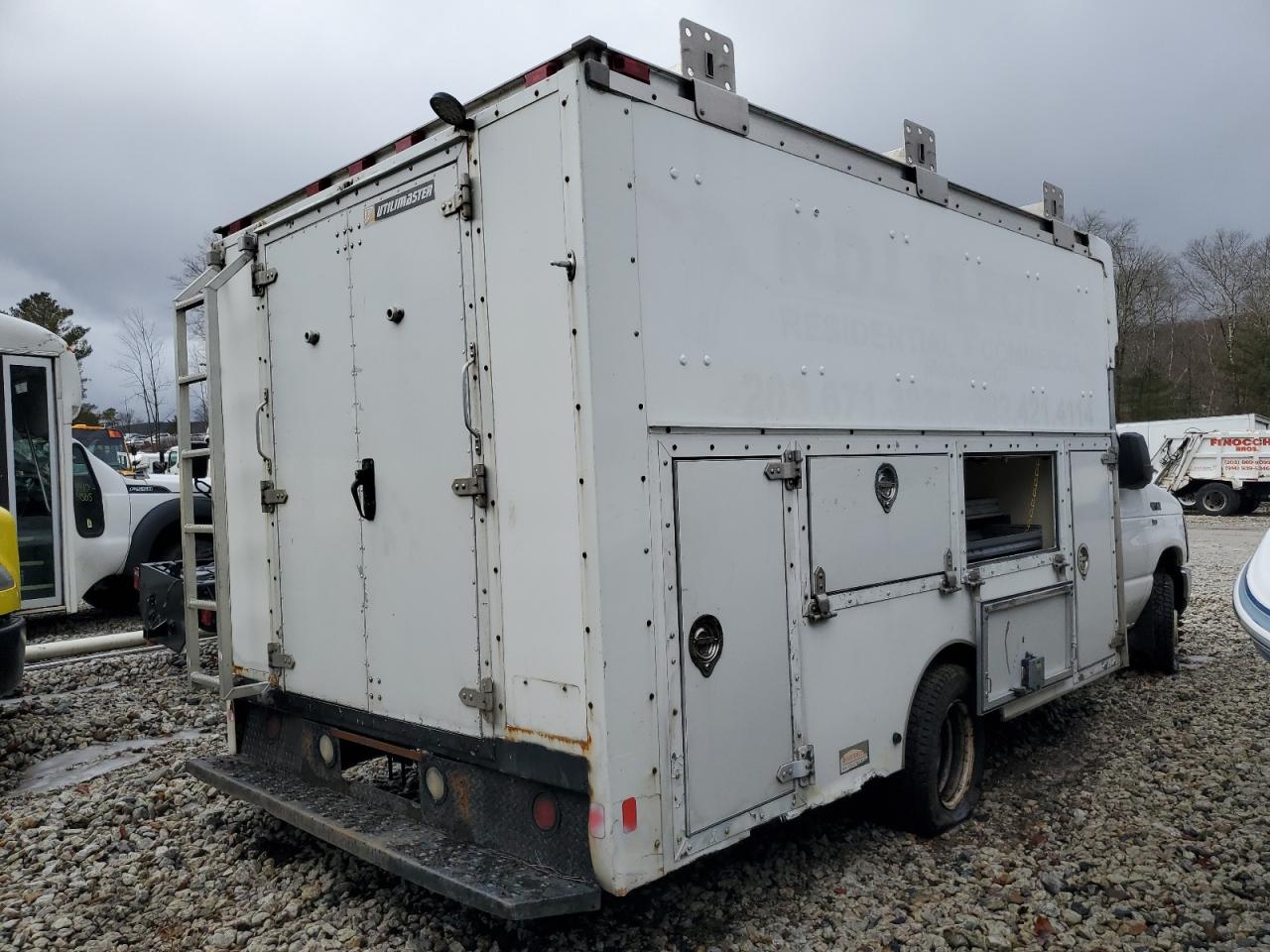 2011 Ford Econoline - Image 3