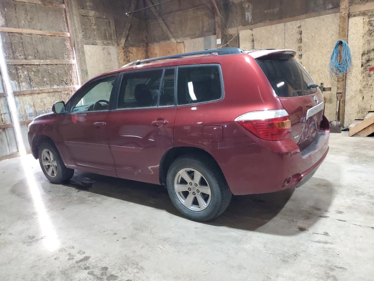 2010 Toyota Highlander - Image 2