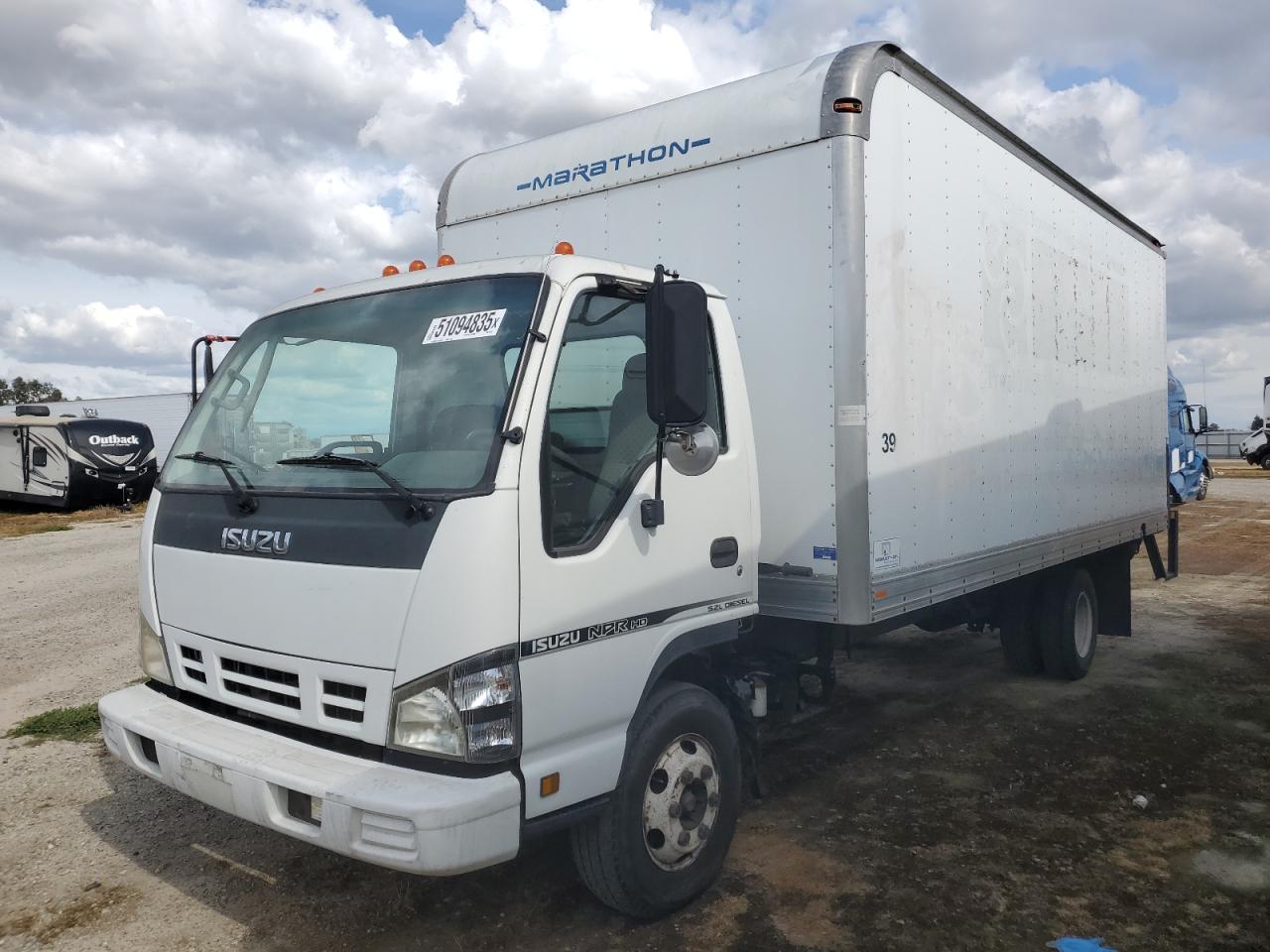 2007 Isuzu Npr na sprzedaż w Fresno, CA - Mechanical